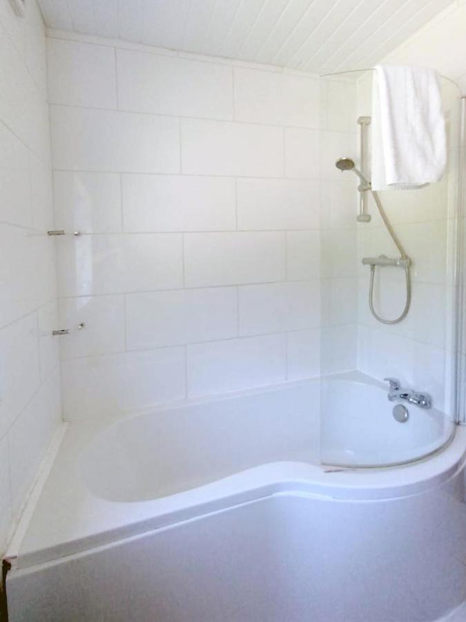 Cozy 4 Bedroom House In Smethwick With 4 Bathrooms Perfect For Contractors And Families Birmingham Esterno foto